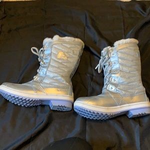 Sorel Frozen youth 6/women’s 7.5 boots